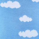 Charger l&#39;image dans la galerie, zoom chaussettes fantaisie bleu ciel à motifs nuages blancs marque Cassepieds
